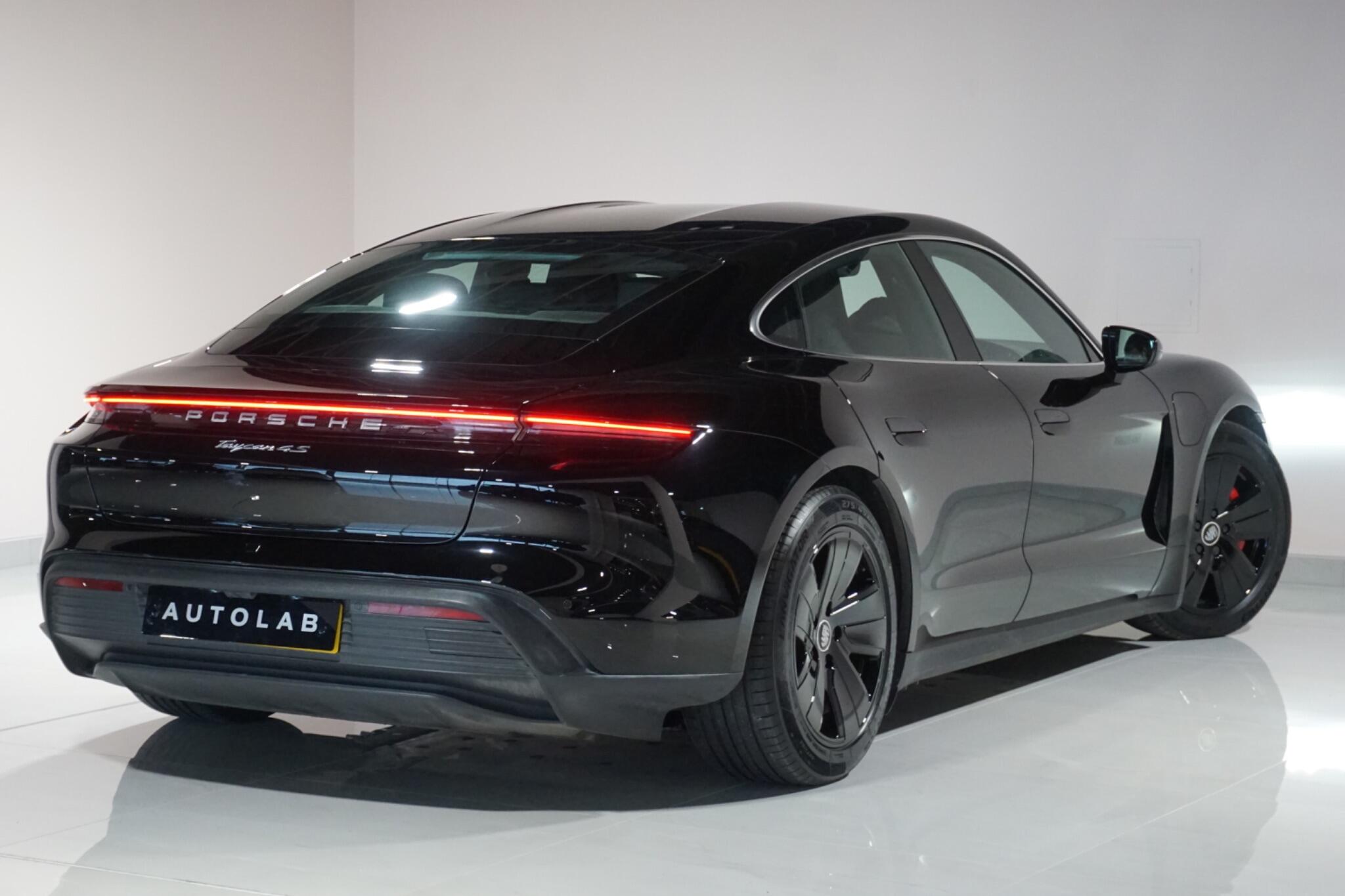 Porsche Taycan Performance 79.2kWh 4S Saloon 4dr Electric Auto 4WD (530 ps)